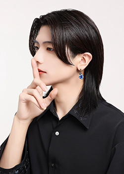 藍咲美琴 